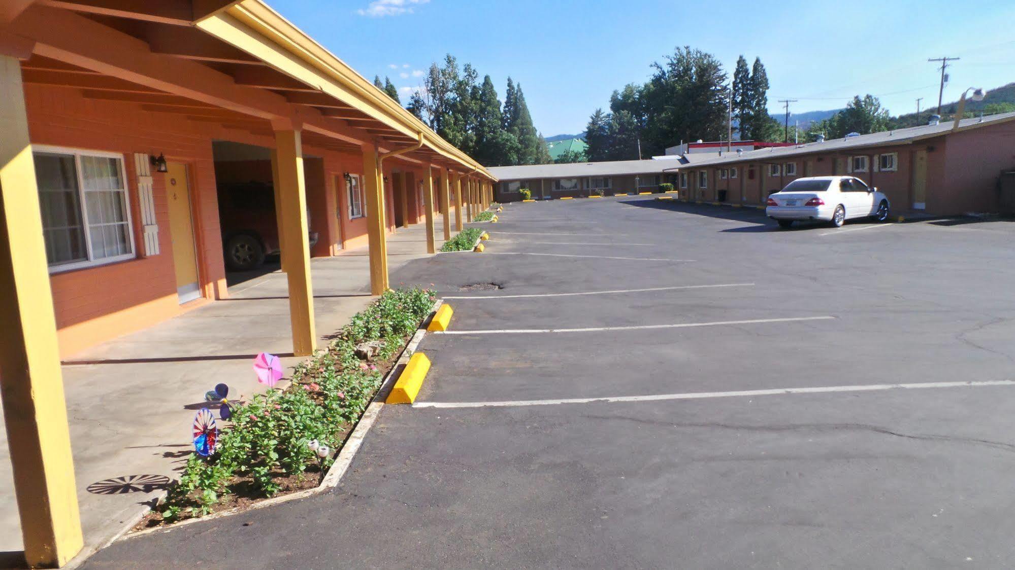 Relax Inn Yreka Dış mekan fotoğraf